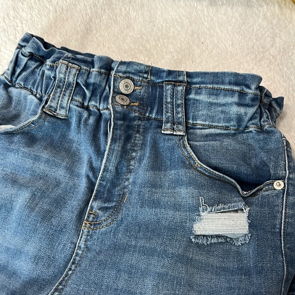 Arizona Jean Co, distressed jeans size 3, - Picture 5 of 7